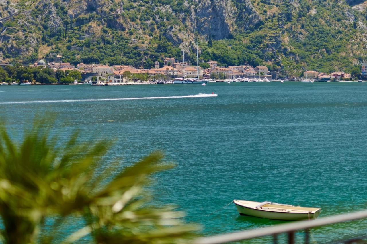 Apartment Aura With Sea View Kotor Eksteriør billede